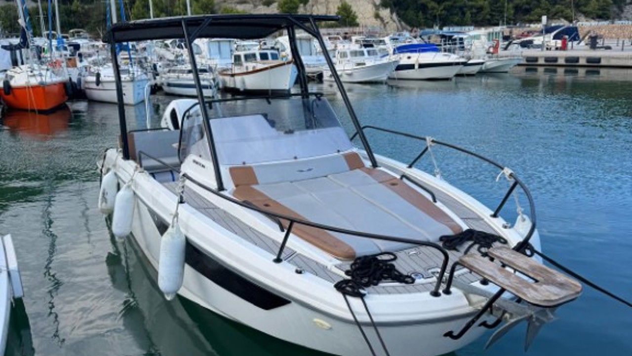 2022 Beneteau Flyer 8 SUNdeck