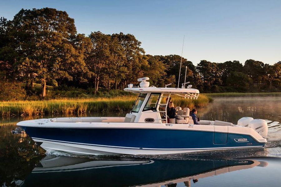 2016 Boston Whaler 330 Outrage