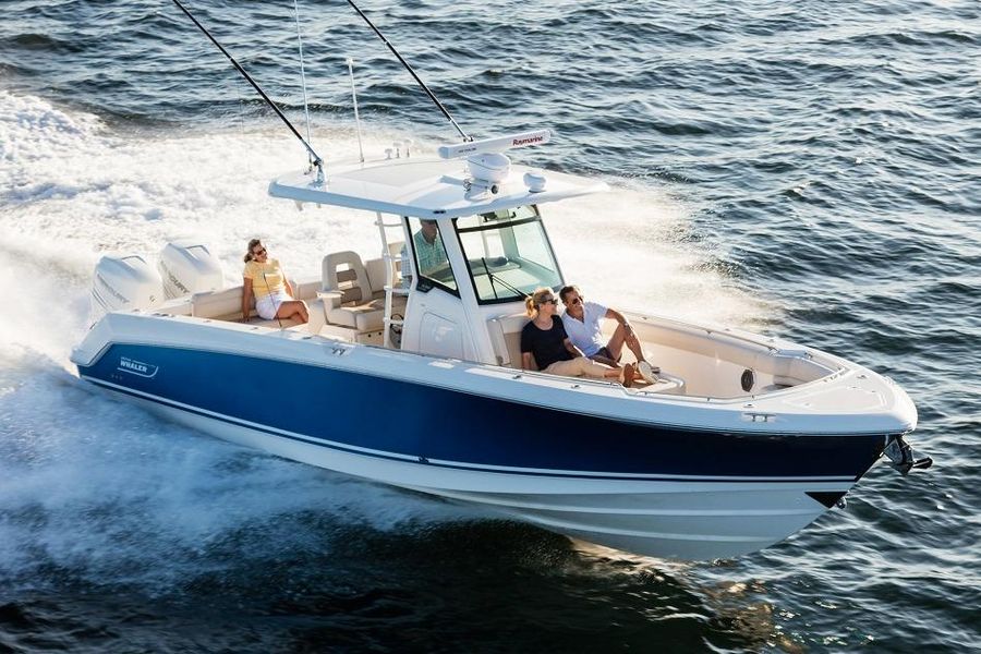 2016 Boston Whaler 330 Outrage