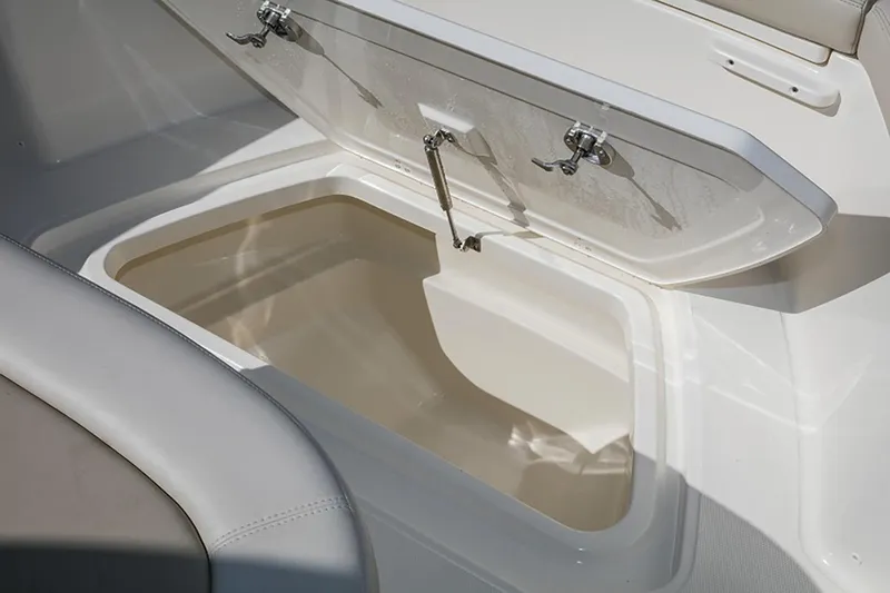 Boston Whaler 330 Outrage Yacht Photos Pics Manufacturer Provided Image