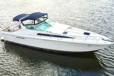 Sea Ray 390 Express Cruiser