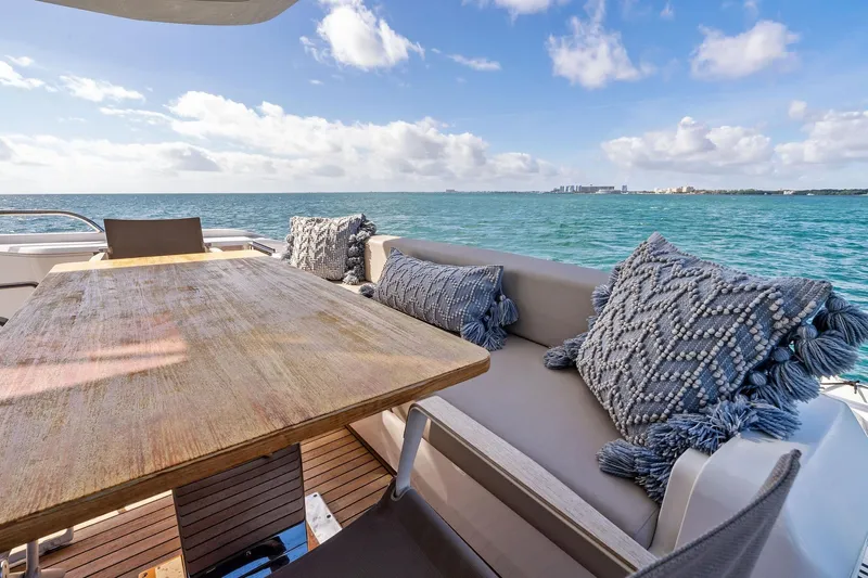 Santa Maria Yacht Photos Pics 