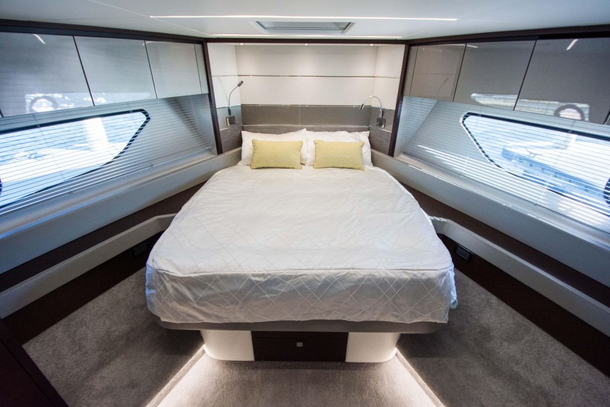 2021 Sunseeker 74 