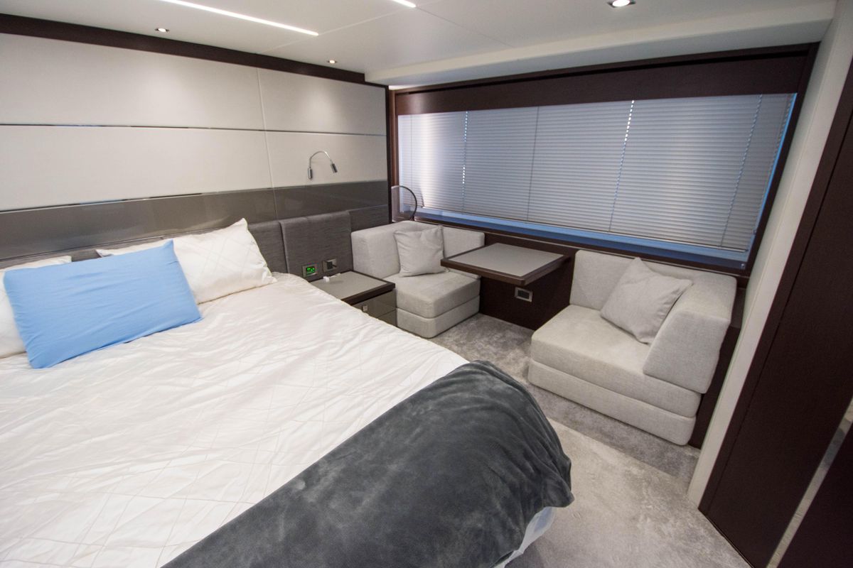 2021 Sunseeker 74 