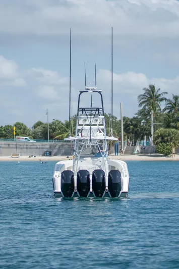 Zero Beach Yacht Photos Pics 