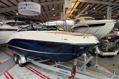 2023 Sea Ray Sun Sport 230