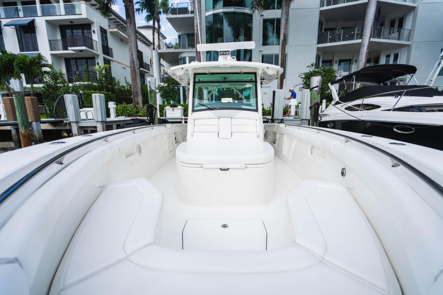 2010 Boston Whaler 370 Outrage