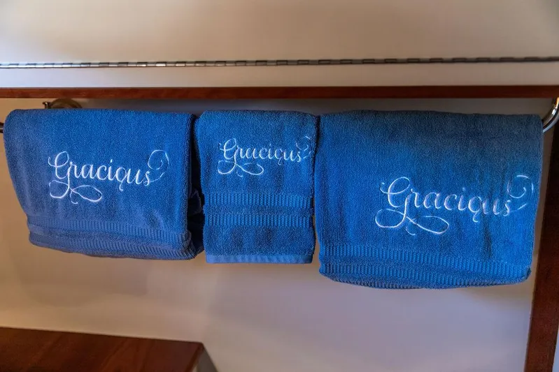 Gracious Yacht Photos Pics 