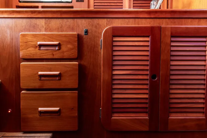 Gracious Yacht Photos Pics 