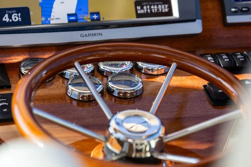 Gracious Yacht Photos Pics 