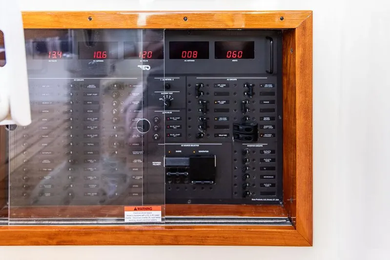 Gracious Yacht Photos Pics 