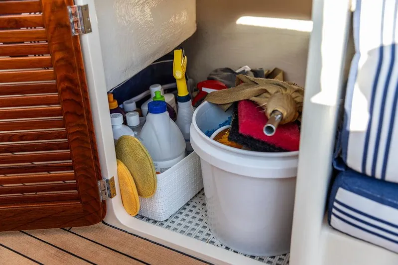 Gracious Yacht Photos Pics 