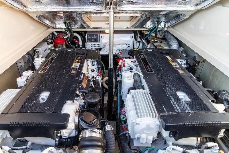 Gracious Yacht Photos Pics 