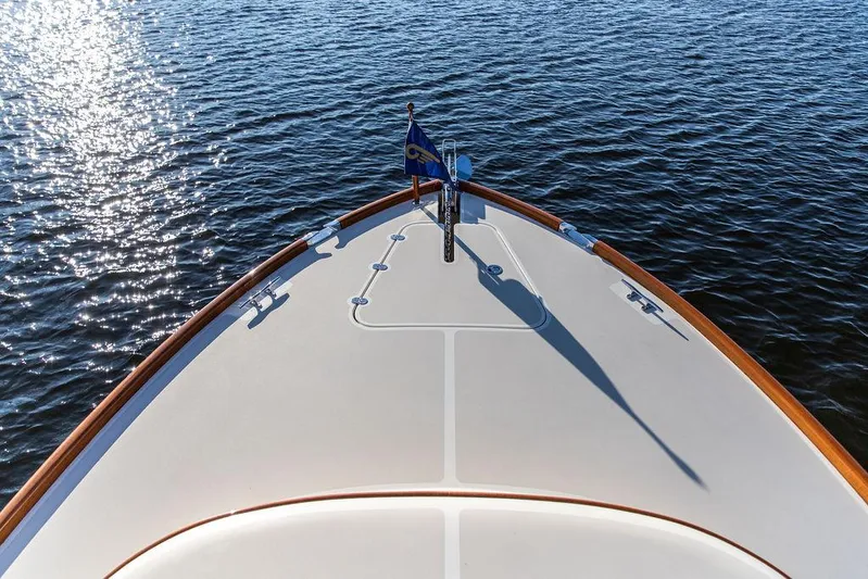 Gracious Yacht Photos Pics 