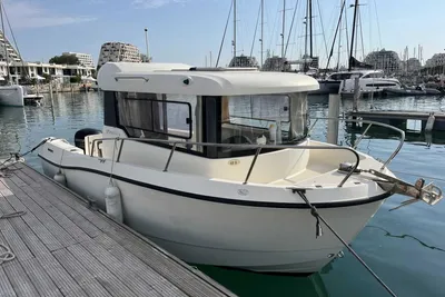 2013 Quicksilver 675 Pilothouse