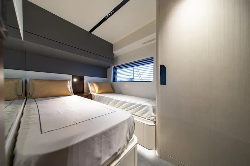  Yacht Photos Pics Astondoa As5