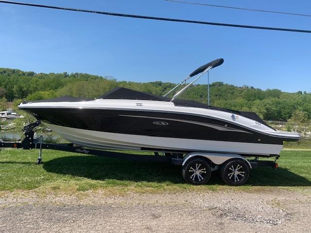 2023 Sea Ray SPX 210