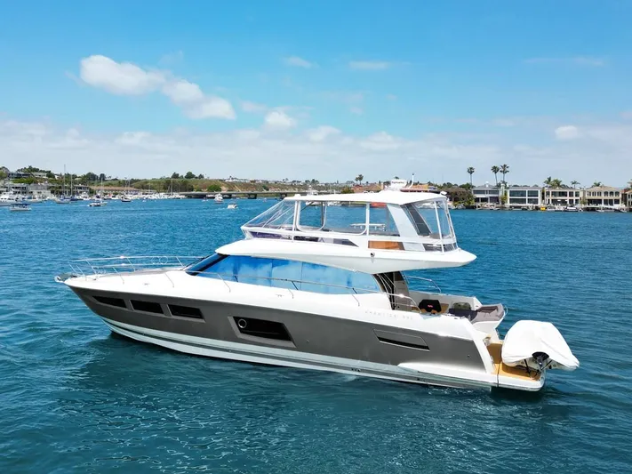 Florita Yacht Photos Pics Luxury 2016 Prestige 550 yacht cruising on a sunny day.