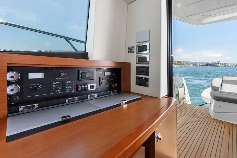 Florita Yacht Photos Pics Prestige 550 yacht interior with control panel, overlooking ocean view, 2016 model.