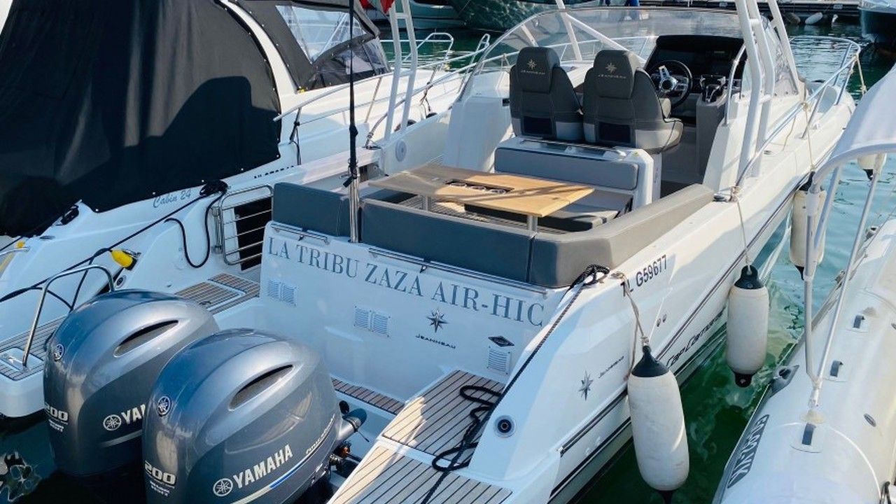 2022 Jeanneau Cap Camarat 9.0 WA