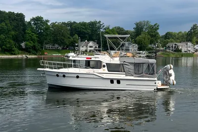 Ranger Tugs R-29 Command Bridge LE