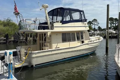 Mainship 400 Trawler