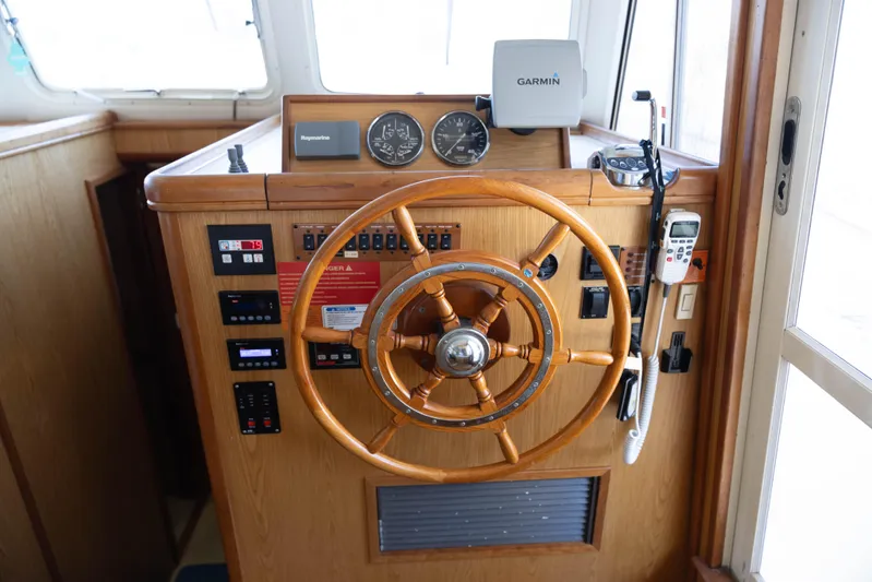 Figur'in It Out Yacht Photos Pics 