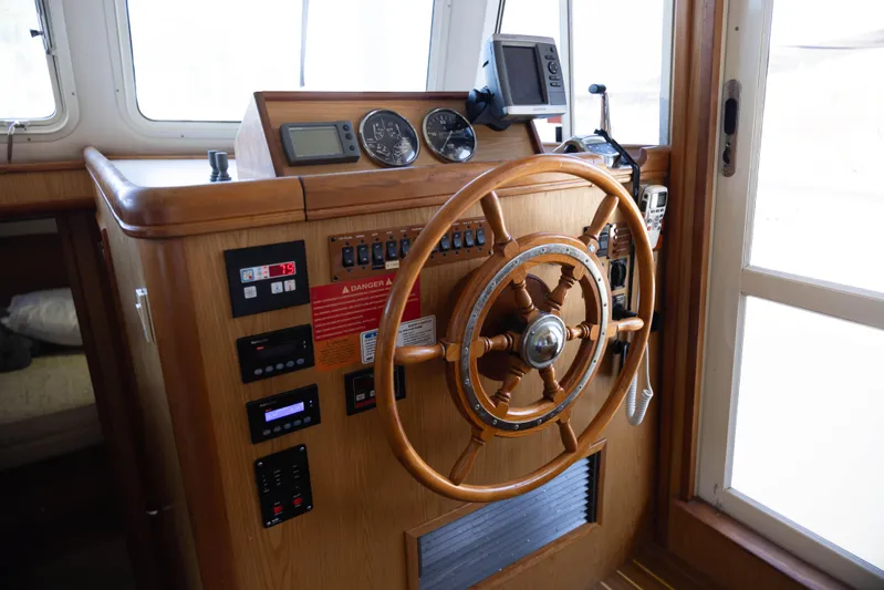 Figur'in It Out Yacht Photos Pics 