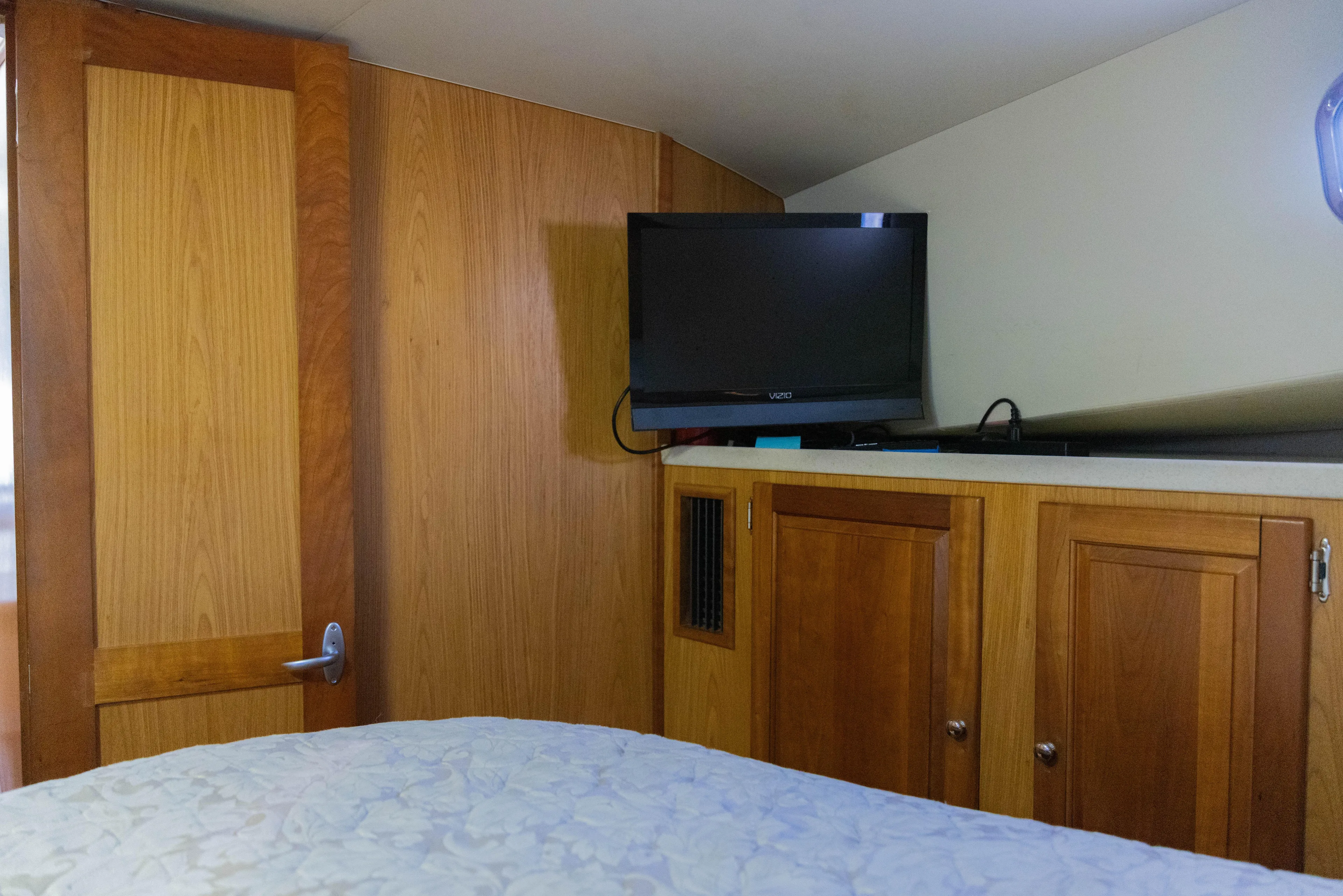 Figur'in It Out Yacht Photos Pics 