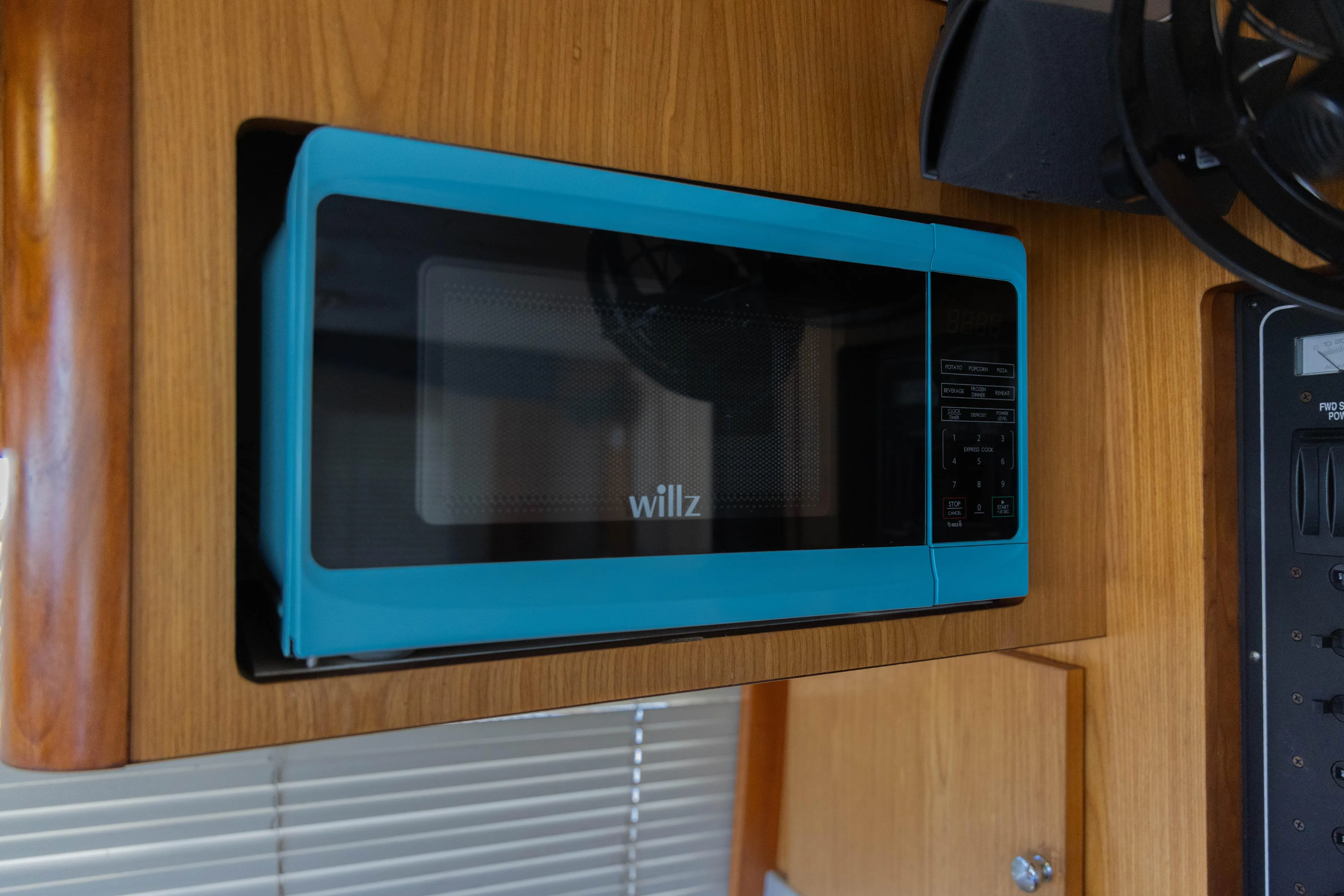 Figur'in It Out Yacht Photos Pics 