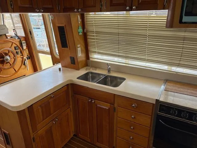 Figur'in It Out Yacht Photos Pics 