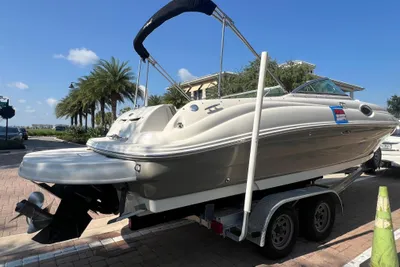 Sea Ray 240 Sundeck