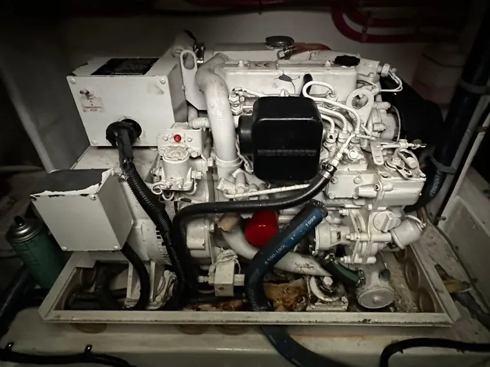 Raising Kain Yacht Photos Pics 