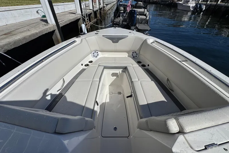  Yacht Photos Pics 2025 Sailfish 276 DC boat interior with spacious seating and modern design.