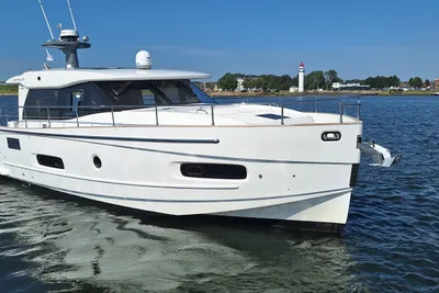 2021 Azimut Magellano 43