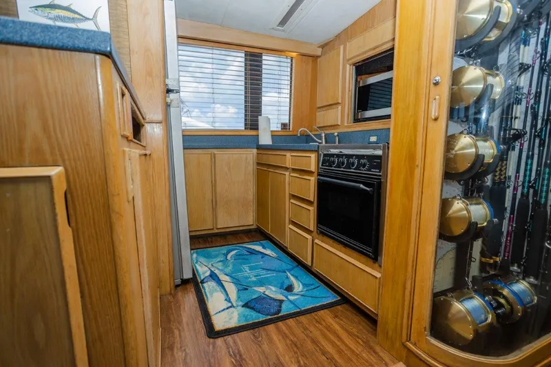 Fins Up Yacht Photos Pics 1987 54 Bertram Convertible Fins Up Galley