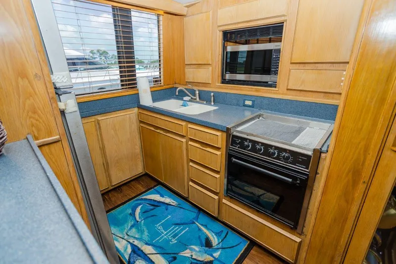 Fins Up Yacht Photos Pics 1987 54 Bertram Convertible Fins Up Galley