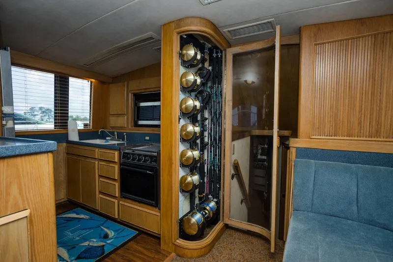 Fins Up Yacht Photos Pics 1987 54 Bertram Convertible Fins Up Galley