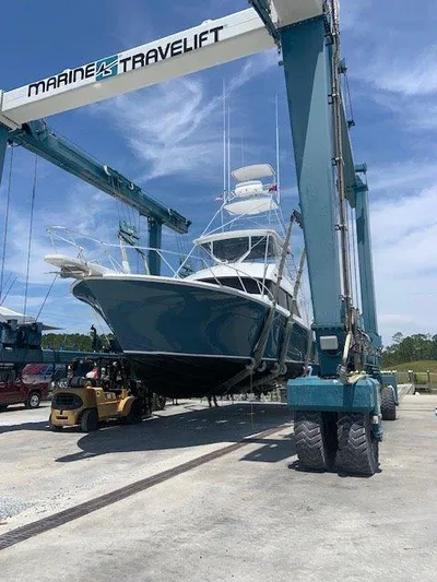 Fins Up Yacht Photos Pics 1987 54 Bertram Convertible Fins Up Bottom