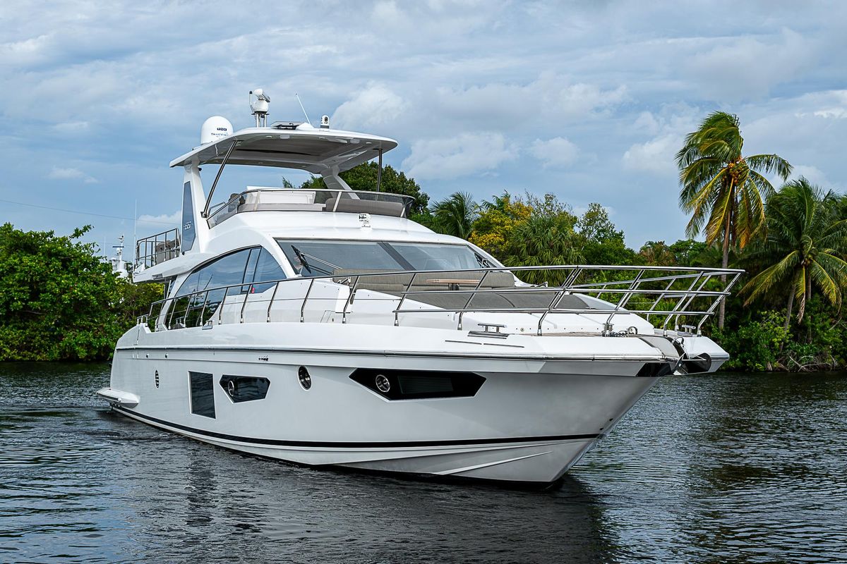2020 Azimut 66 