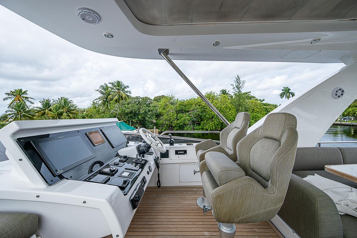 2020 Azimut 66 