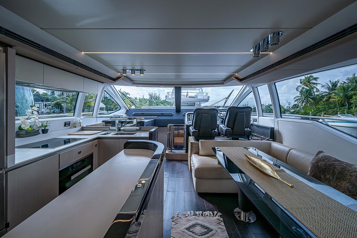 2020 Azimut 66 
