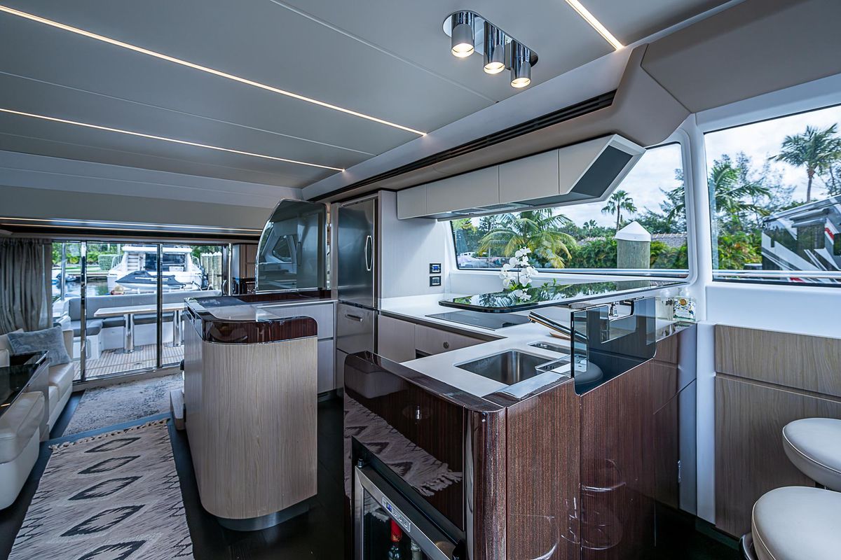 2020 Azimut 66 