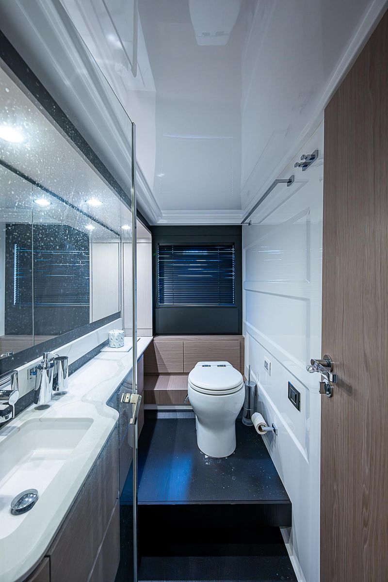 2020 Azimut 66 