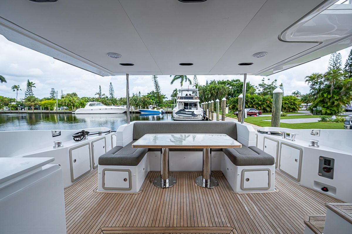 2020 Azimut 66 