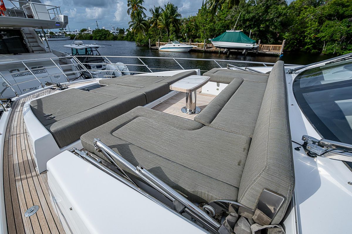 2020 Azimut 66 