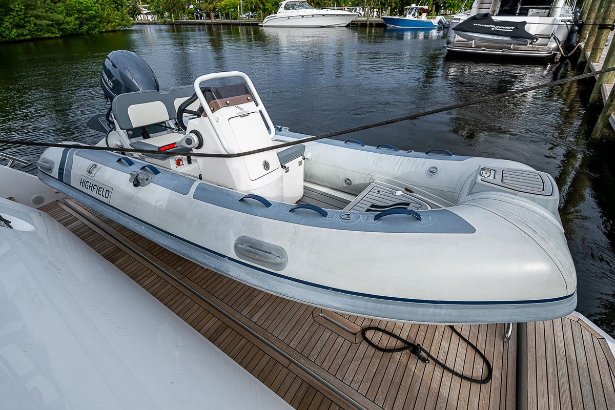 2020 Azimut 66 