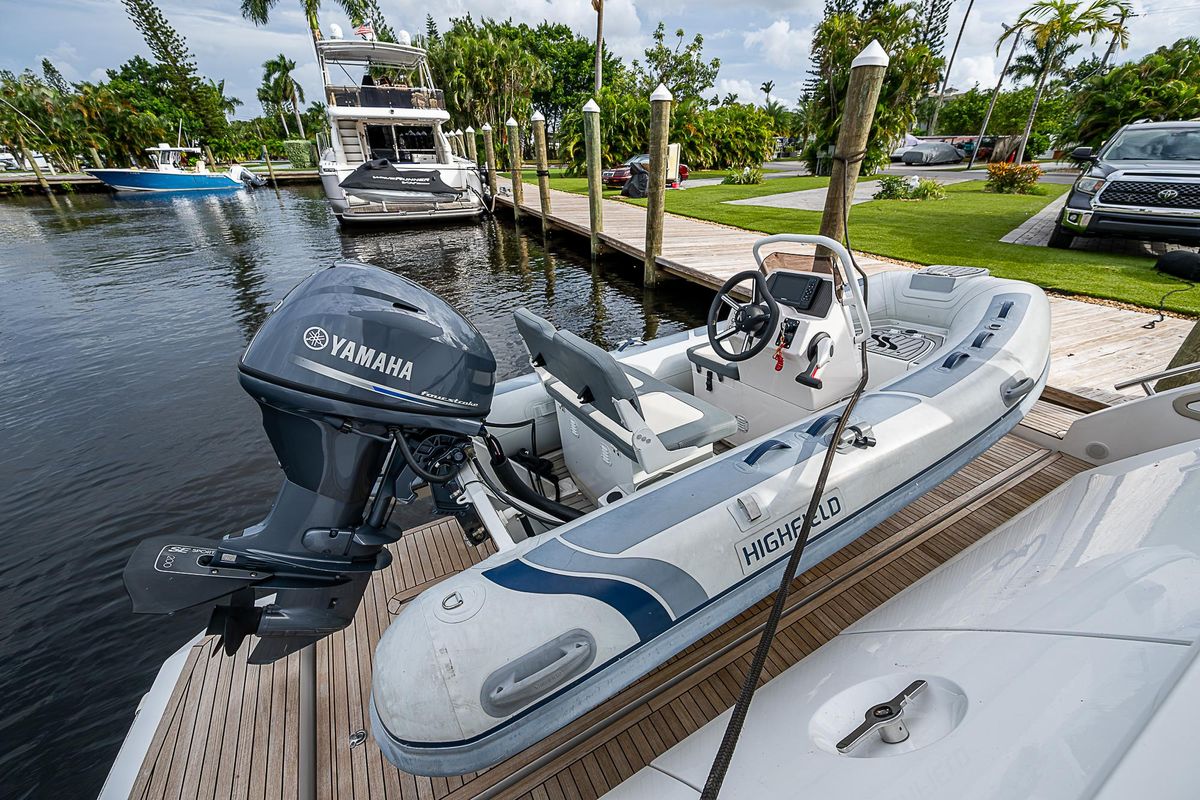 2020 Azimut 66 