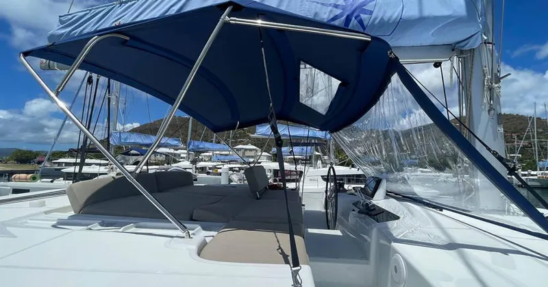 Pebbles Yacht Photos Pics Fly-bridge View