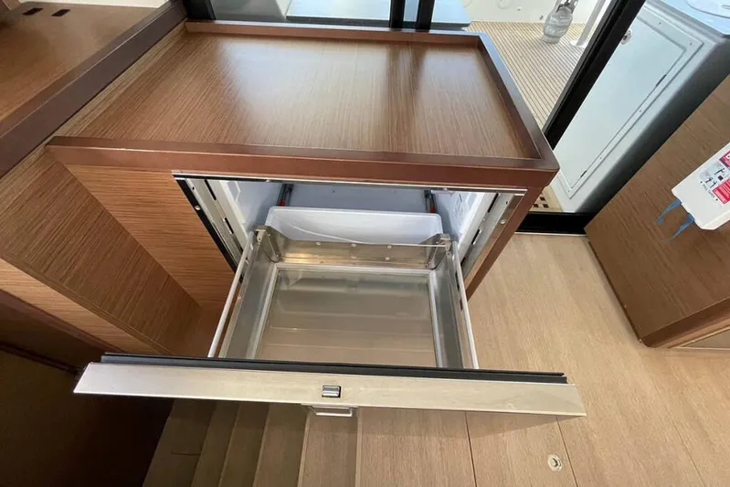 Pebbles Yacht Photos Pics Galley View (2)